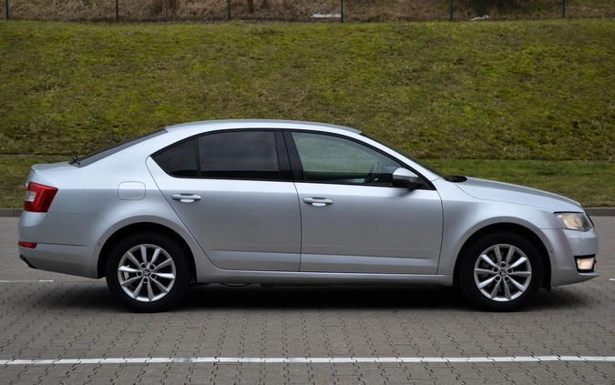 Skoda Octavia cena 34999 przebieg: 275000, rok produkcji 2014 z Gdańsk małe 781